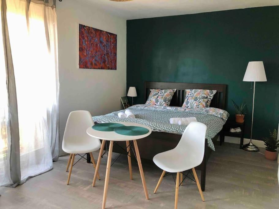Cozy With Balcony And Free Parking * Aix-en-Provence
